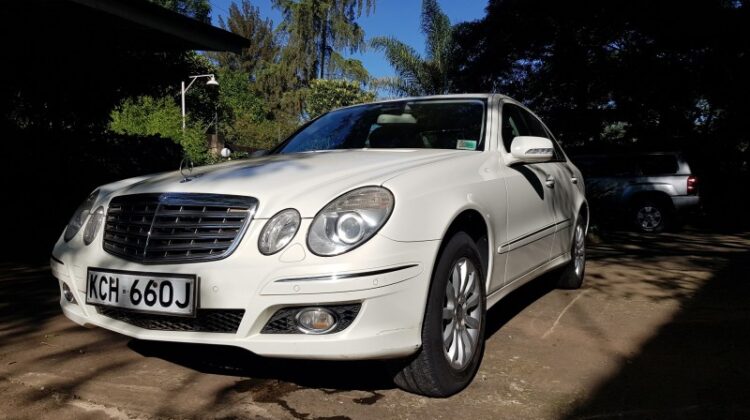 Mercedes Benz E300 (Elegance)