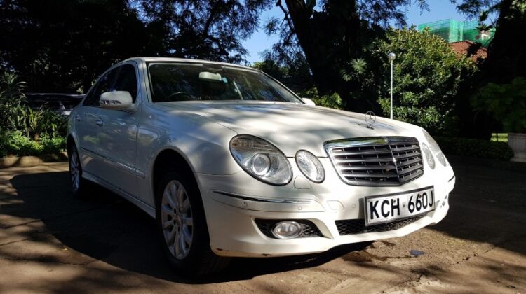 Mercedes Benz E300 (Elegance)